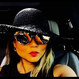 Meet your Posher, Angela